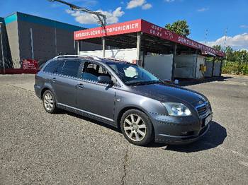 Avensis 2.2 D stranac 110kw 2006 god 6 brzina odlicna.