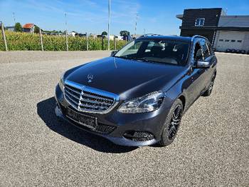 Mercedes E 200 100 KW 2013 god kao nov. 6 brzina ručni menjač