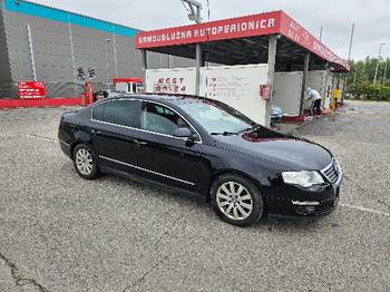 Pasat 2.0 TDI 103KW 2005god stranac odlican. Highline