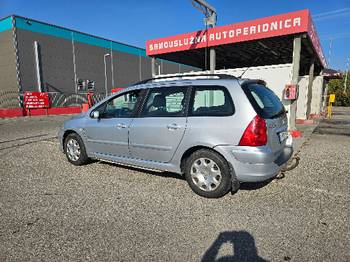 Pezo 307 restajling 1.6 HDI 66kw 2007 god