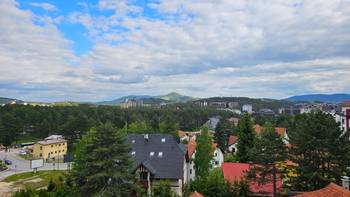 Uži centar stan na prodaju-Zlatibor
