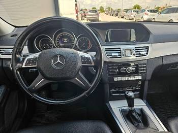 Mercedes E 200 100 KW 2013 god kao nov