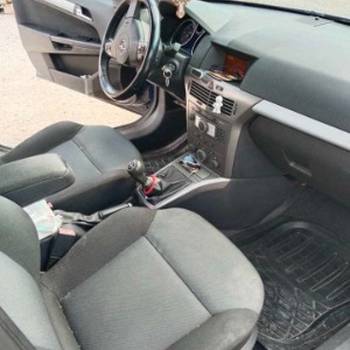 Opel astra katavan. 2006. godiste