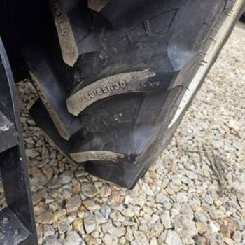 Traktor Armatrac 2023