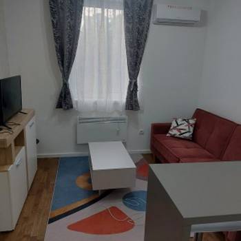 Zvezdara, izdajem jednoiposoban stan