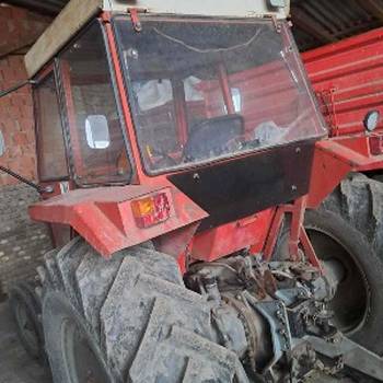 Traktor IMT 560 s 44 motor 1987 god.