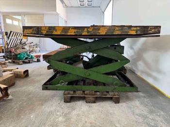 Na prodaju dizalice za automehaničare