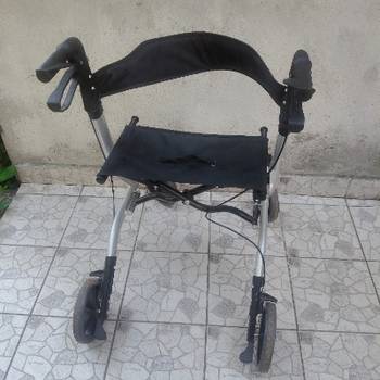 Prodajem hodalicu u odličnom stanju