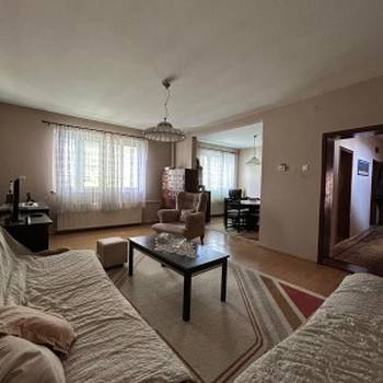 Sremska Mitrovica, prodajem porodičnu kuću u centru