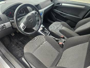 Astra H 2009 god. 1.9 D 88kw 6 brzina odlicna, stranac tek stigla iz Slovenije na tockovima