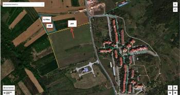 Na prodaju njiva na ulazu u Sremčicu sa desne strane