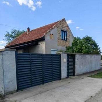 Na prodaju kuća u Bačkom Gračacu