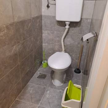 Zemun, naselje Nova Galenika, izdajem sobu za zaposlenu osobu