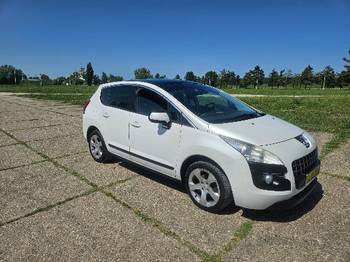 Pezo 3008 1.6 HDI 80 kw 6 brzina 2010 god. Panorama, perla beli, tamna stakla