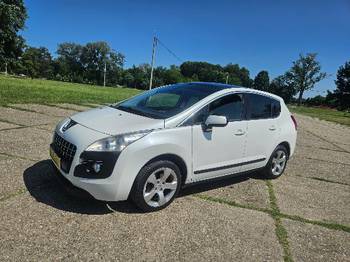 Pezo 3008 1.6 HDI 80 kw 6 brzina 2010 god. Panorama, perla beli, tamna stakla