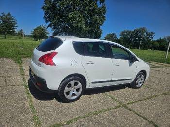 Pezo 3008 1.6 HDI 80 kw 6 brzina 2010 god. Panorama, perla beli, tamna stakla