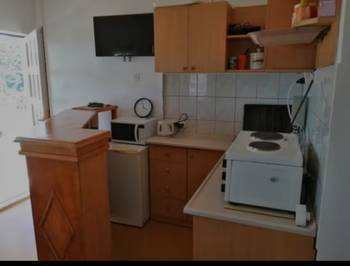Utjeha, izdajem više apartmana između Bara i Ulcinja