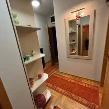 Dvosobni stan odlično stanje, prvi sprat, Sunčani breg, Vrnjačka Banja