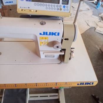 Prodajem dve originalne industriske sivace masine JUKI