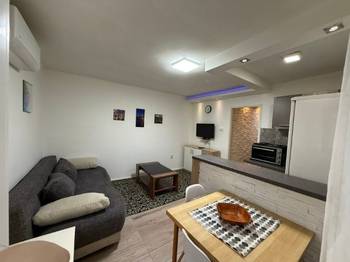 Voždovac,Lekino brdo,Tikveška,jednoiposoban 24m2,iznajmljujem
