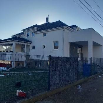 Prodajem kucu u najlepsem delu Surcina