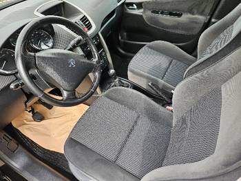 Pezo 207 1.4 benz 16v 65 kw 2007 god kao nov.