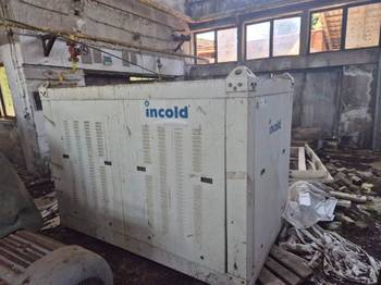 Prodajem plusnu italijansku hladnjacu velicine 23x25 m
